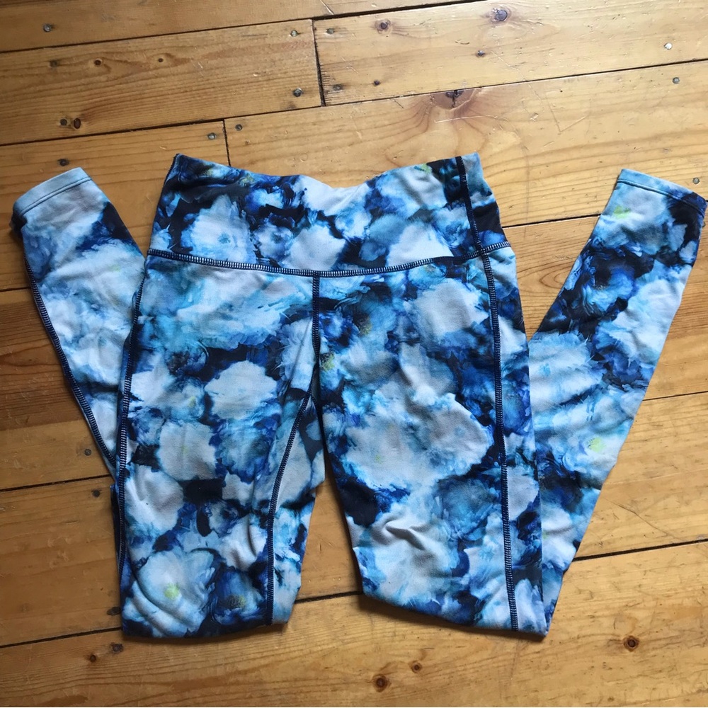 XS Athleta blue flower yoga leggings yoga pants